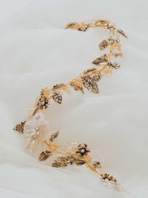 Tocado flexible oro viejo y nácar