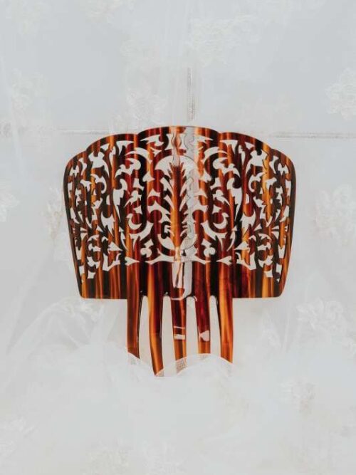 Peina mantilla carey baja