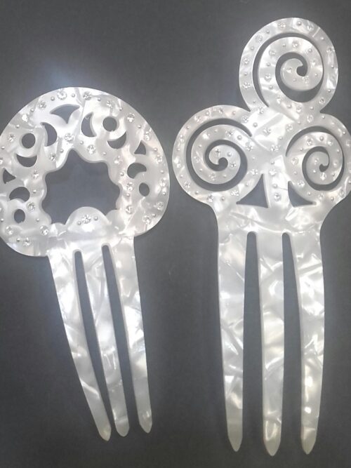 Peinecillo de nácar para novia