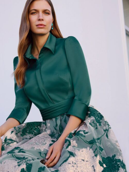 Vestido camisero de raso con falda de vuelo