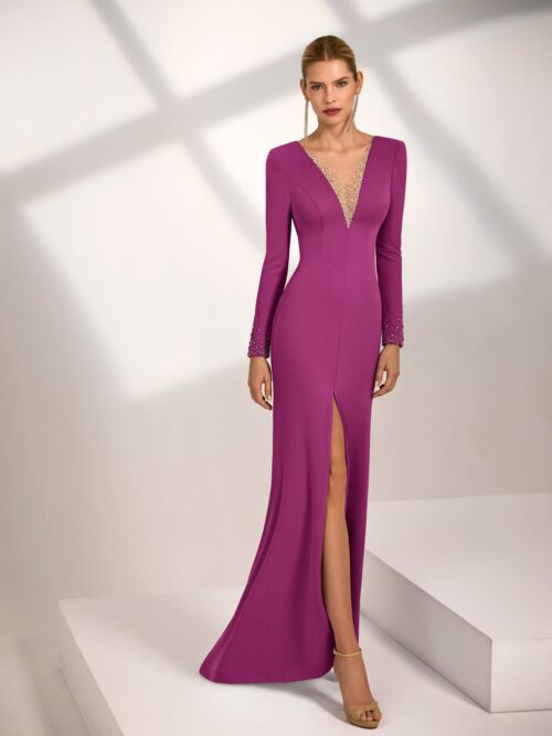 Vestido largo de crepé con escote ilusión