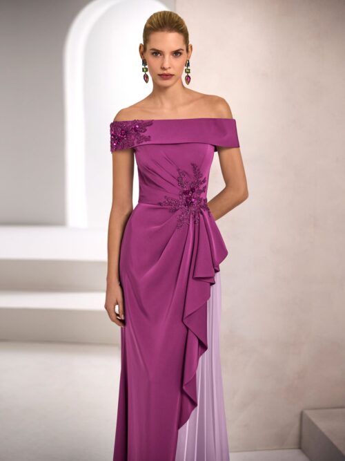 Vestido largo de satén con escote envolvente