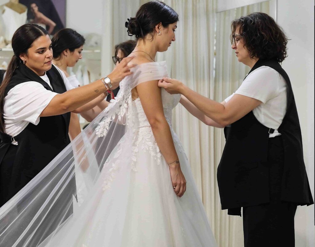 Vestidos de novia a medida Carmen Latorre Vestidos de novia a medida Carmen Latorre