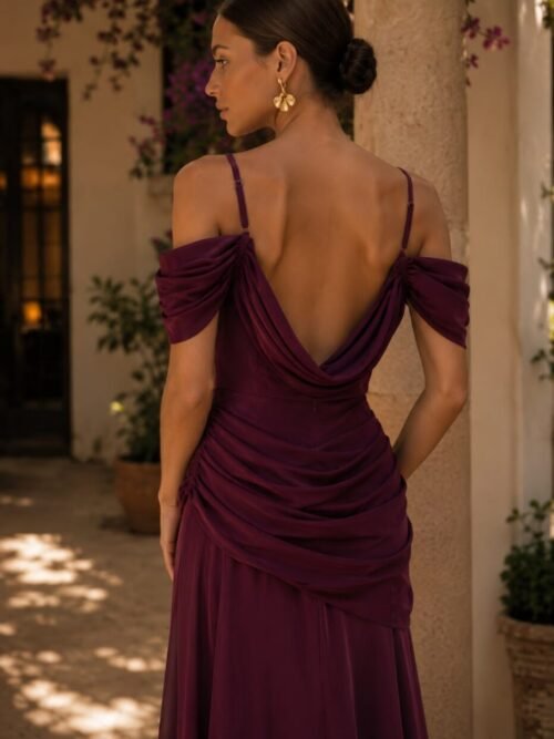Vestido largo de satén burdeos palabra de honor