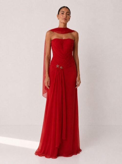 Vestido largo rojo en gasa con palabra de honor
